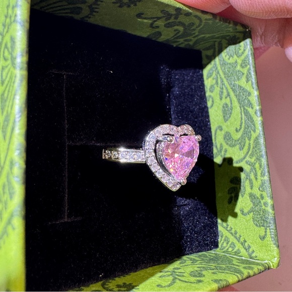 Heart-Shaped Pink Stone Silver Ring - Picture 4 of 4